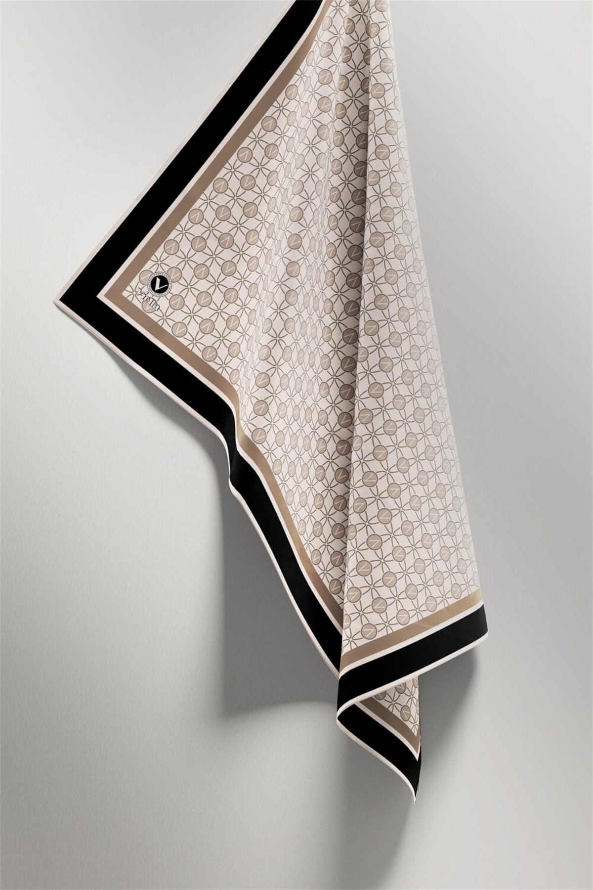 Twill V Desenli Krem Renkli 90x90 Eşarp (İpek İçermez) Dikim Şekli : El Dikişi