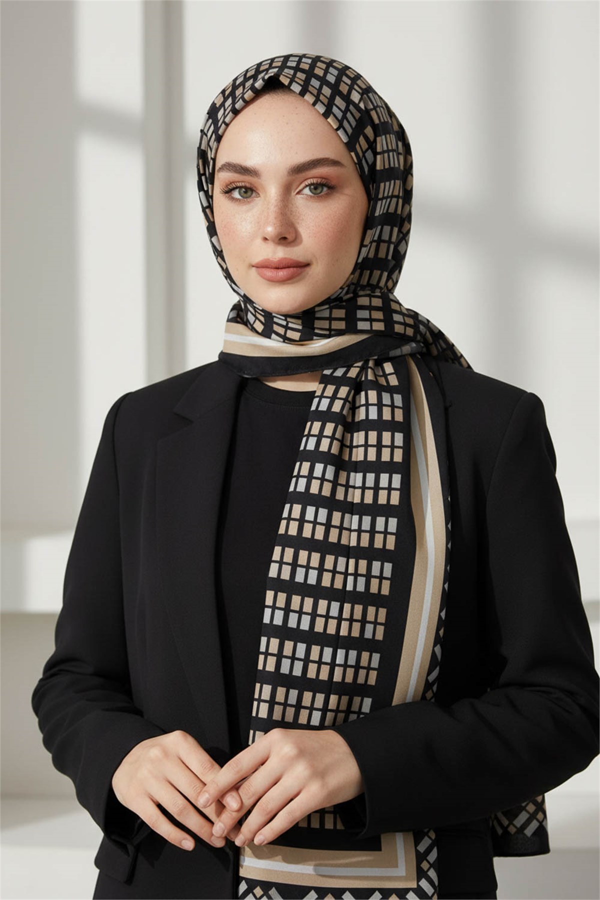 KREP KARE DESENLİ GRİ RENKLİ 75X195 KIRIŞMAZ ŞAL