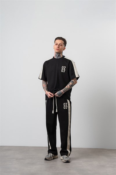 Erkek 07 Şerit Detaylı Regular Fit Eşofman Takımı Siyah