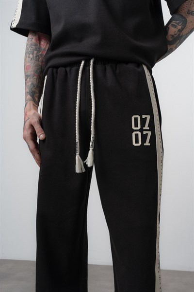 Erkek 07 Şerit Detaylı Regular Fit Eşofman Takımı Siyah