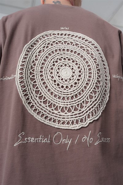 Erkek Essential Nakış Detaylı Oversize T-Shirt Kahve