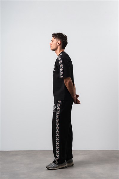 Erkek Far From Basic Şerit Detaylı Regular Fit T-Shirt Pantolon Takım Siyah