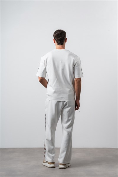 Erkek Far From Basic Şerit Detaylı Regular Fit T-Shirt Pantolon Takım Ekru