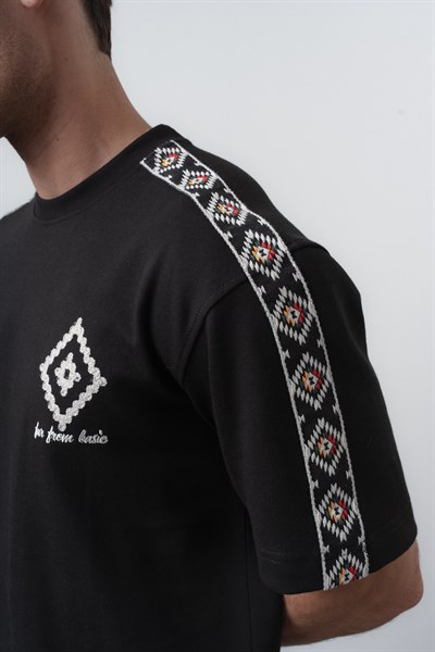 Erkek Far From Basic Şerit Detaylı Regular Fit T-Shirt Pantolon Takım Siyah