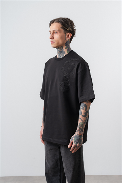 Erkek Spiral Nakış Detaylı Oversize T-Shirt Siyah