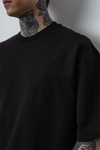 Erkek Spiral Nakış Detaylı Oversize T-Shirt Siyah