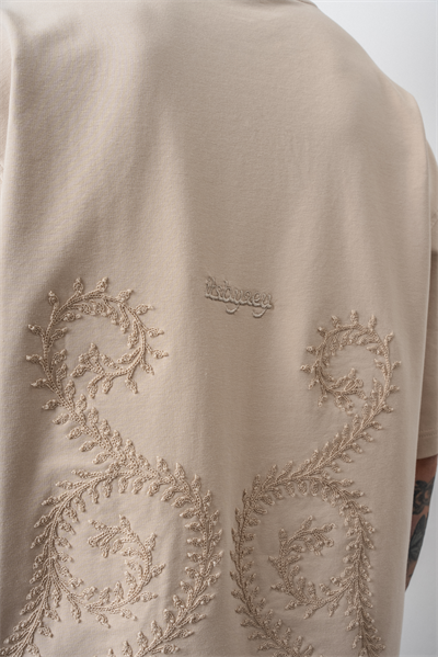 Erkek Spiral Nakış Detaylı Oversize T-Shirt Bej