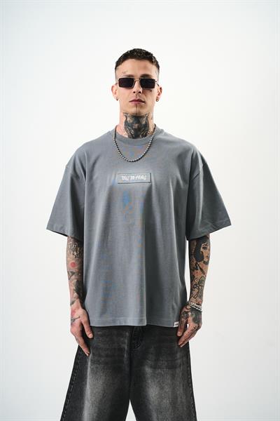 Erkek Try To Pray Nakışlı Oversize T-Shirt Füme