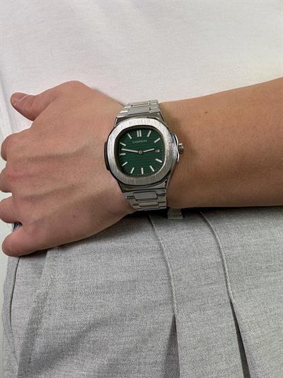 84 Vivaldi Green Screen Vintage Wristhwatch VV
