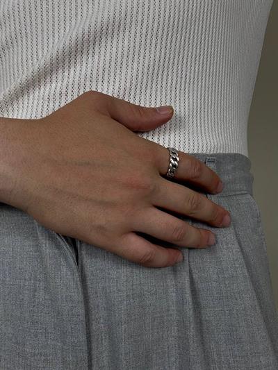 Bold Chain Ring
