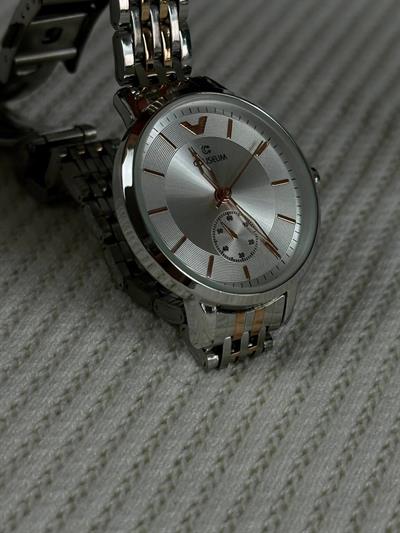 C.S Woman White Screen Vintage Wristhwatch