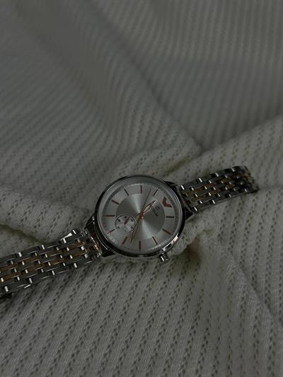 C.S Woman White Screen Vintage Wristhwatch