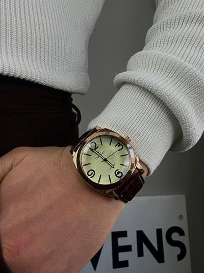 Dark Brown Skin Cord Vintage Wristhwatch