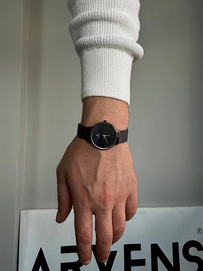 Denacci Thin Strap Vintage Wristhwatch