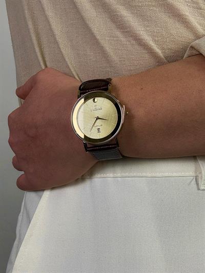 Golden Brown Leather Cord Vintage Wristhwatch VV