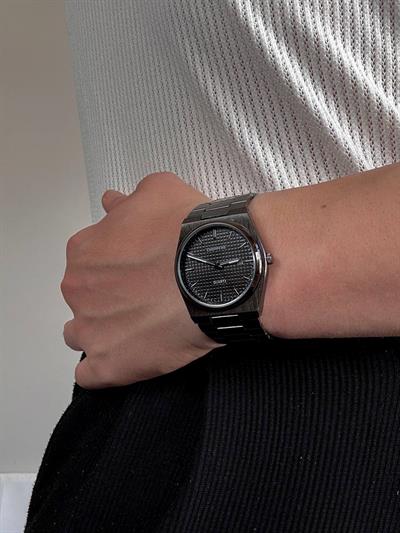 Gray Black Dial Vintage Wristwatch