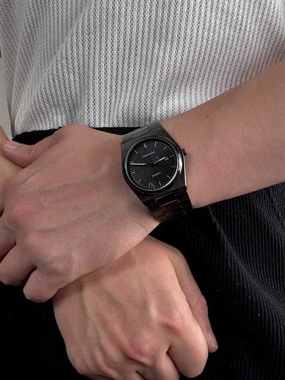 Gray Black Dial Vintage Wristwatch