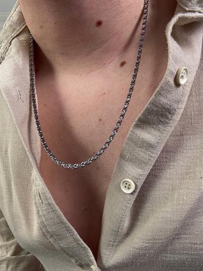 Patterned Chain Necklace