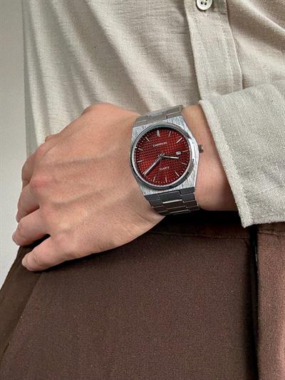 Red İnside Vintage Wristhwatch