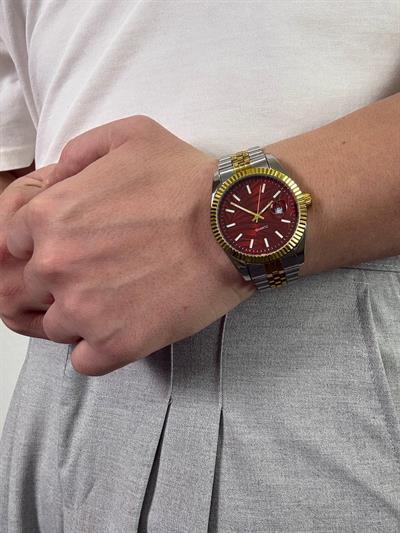 Red Screen Vintage Wristhwatch VV