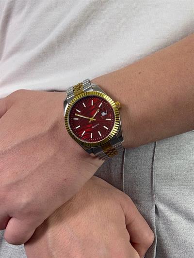 Red Screen Vintage Wristhwatch VV