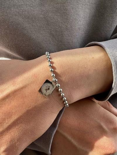 Silver Elizabeth Detail Bracelet