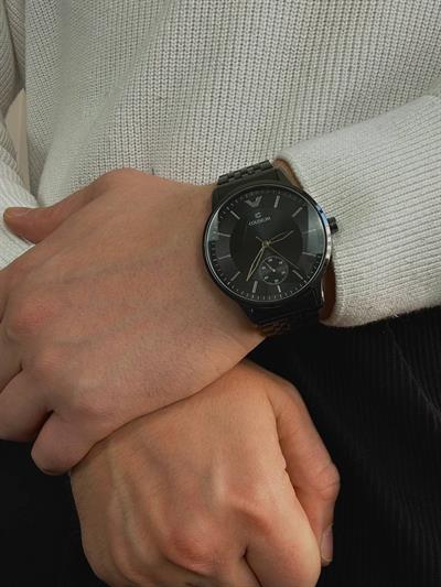 Silver Grey Screen Vintage Wristhwatch