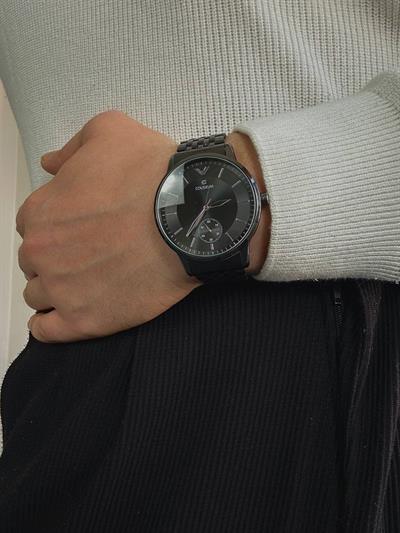 Silver Grey Screen Vintage Wristhwatch