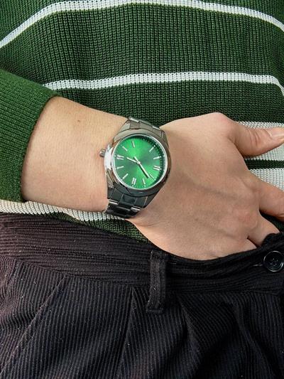 Silver Strap Green Dial Vintage Wristhwatch