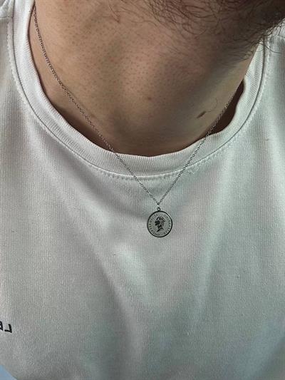 Slim Chain Elizabeth Necklace