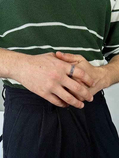 Triangle Pyramid Ring