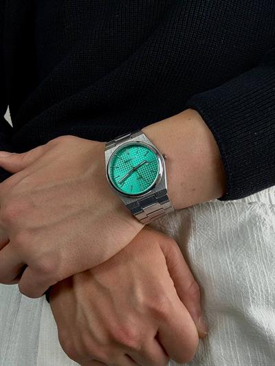 Turquoise Dial Silver Vintage Wristwatch