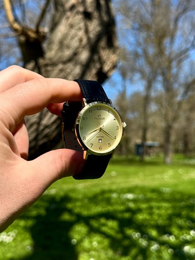 Vivaldi Vesta Leather Cord Vintage Wristhwatch