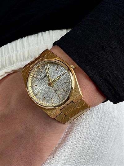 White Dial Gold Vintage Wristwatch