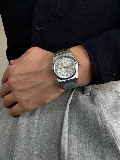 White Dial Silver Vintage Wristwatch