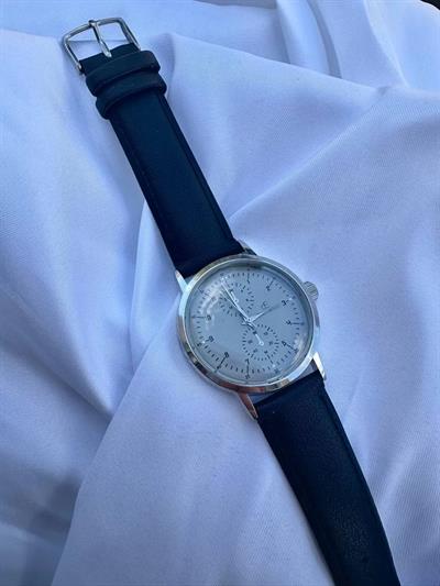White Screen Old Money Vintage Wristhwatch