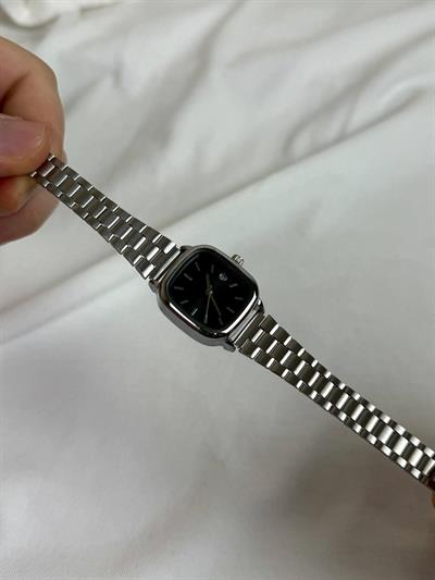 Woman Black Ace Vintage Wristhwatch VV
