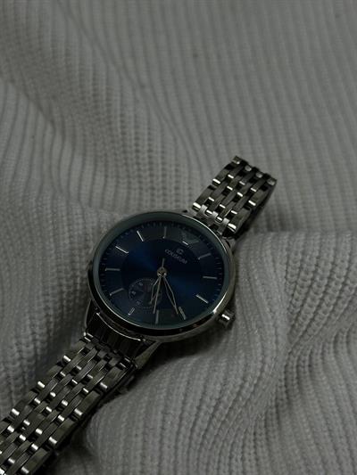 Woman Navy Blue Screen Vintage Wristhwatch