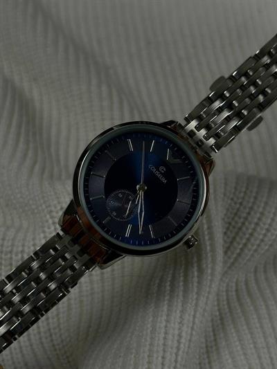 Woman Navy Blue Screen Vintage Wristhwatch