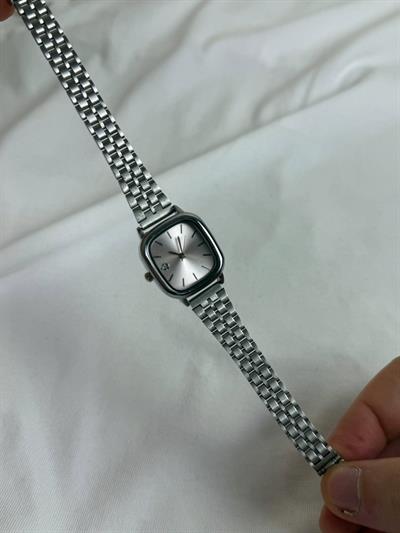 Woman White Ace Vintage Wristhwatch VV