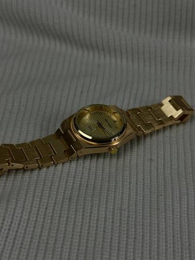 Woman White Screen Gold Cord Vintage Wristhwatch