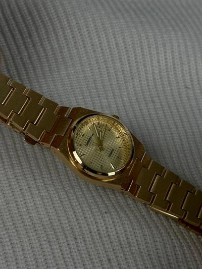 Woman White Screen Gold Cord Vintage Wristhwatch