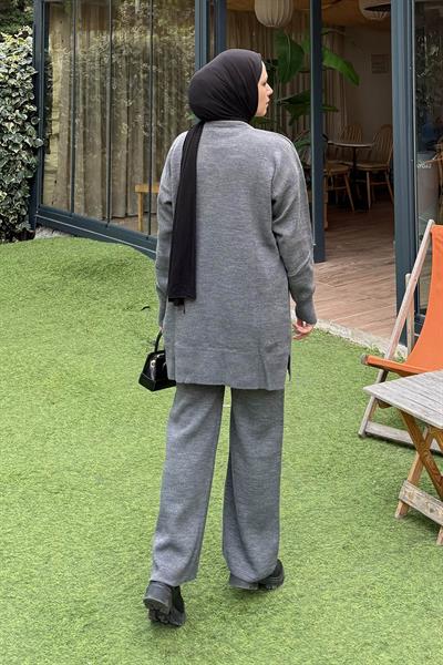 Aksesuarlı Triko Takım Füme