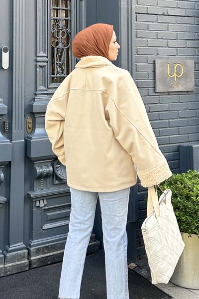 Gömlek Yaka Düşük Omuz Kürk Detaylı Mont Krem