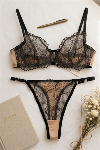Dantel Desenli  Sütyen Takım Siyah