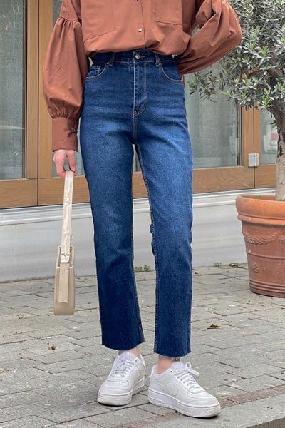 Kesik Paça Fit Jean Koyu Mavi