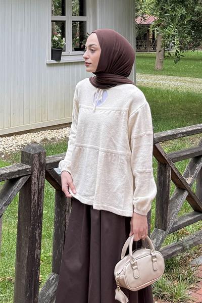 Yakası Bağcıklı Triko Kazak Natural