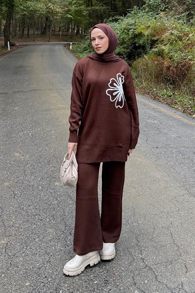 Çiçek Detaylı Triko Takım Acı Kahverengi