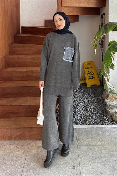 Cep Detaylı Triko Takım Füme