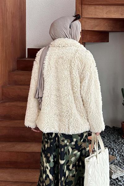 Peluş Detaylı Mont Krem